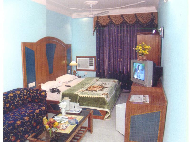 FabHotel Ashu Palace Karol Bagh Delhi  Bagian luar foto