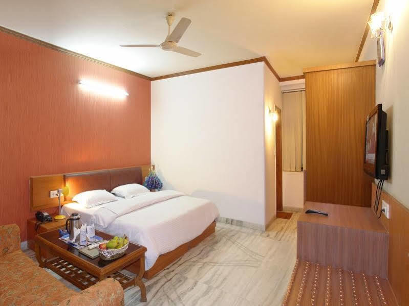 FabHotel Ashu Palace Karol Bagh Delhi  Bagian luar foto
